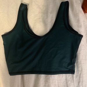 Teeki yoga crop tank